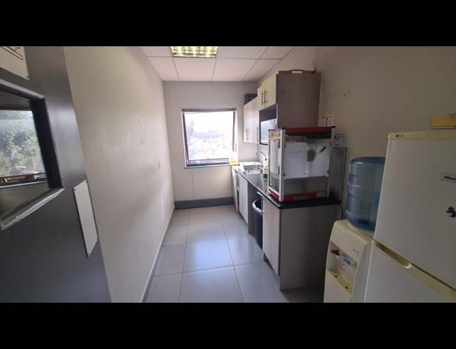 INDUSTRIAL PROPERTY TO RENT IN VORNA VALLEY